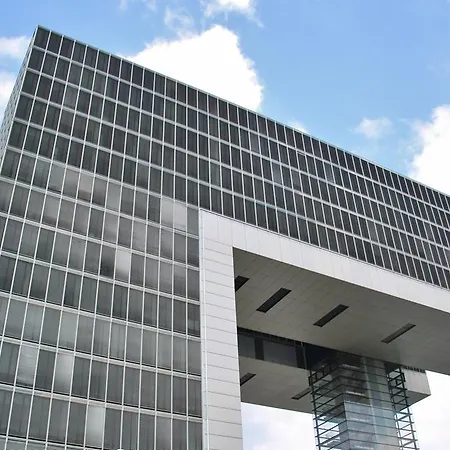 Haus Am Konigsforst * Cologne