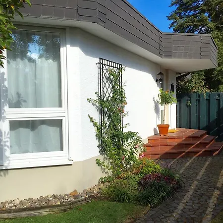 Haus Am Konigsforst * Cologne